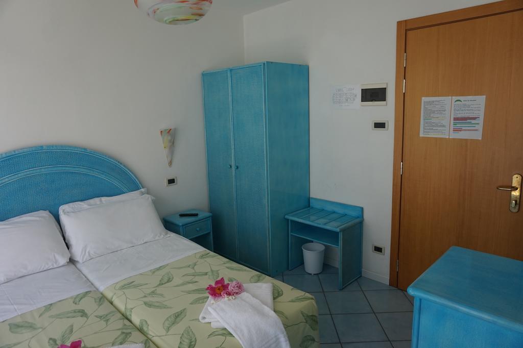 Hotel Da Giovanna Lignano Sabbiadoro Szoba fotó